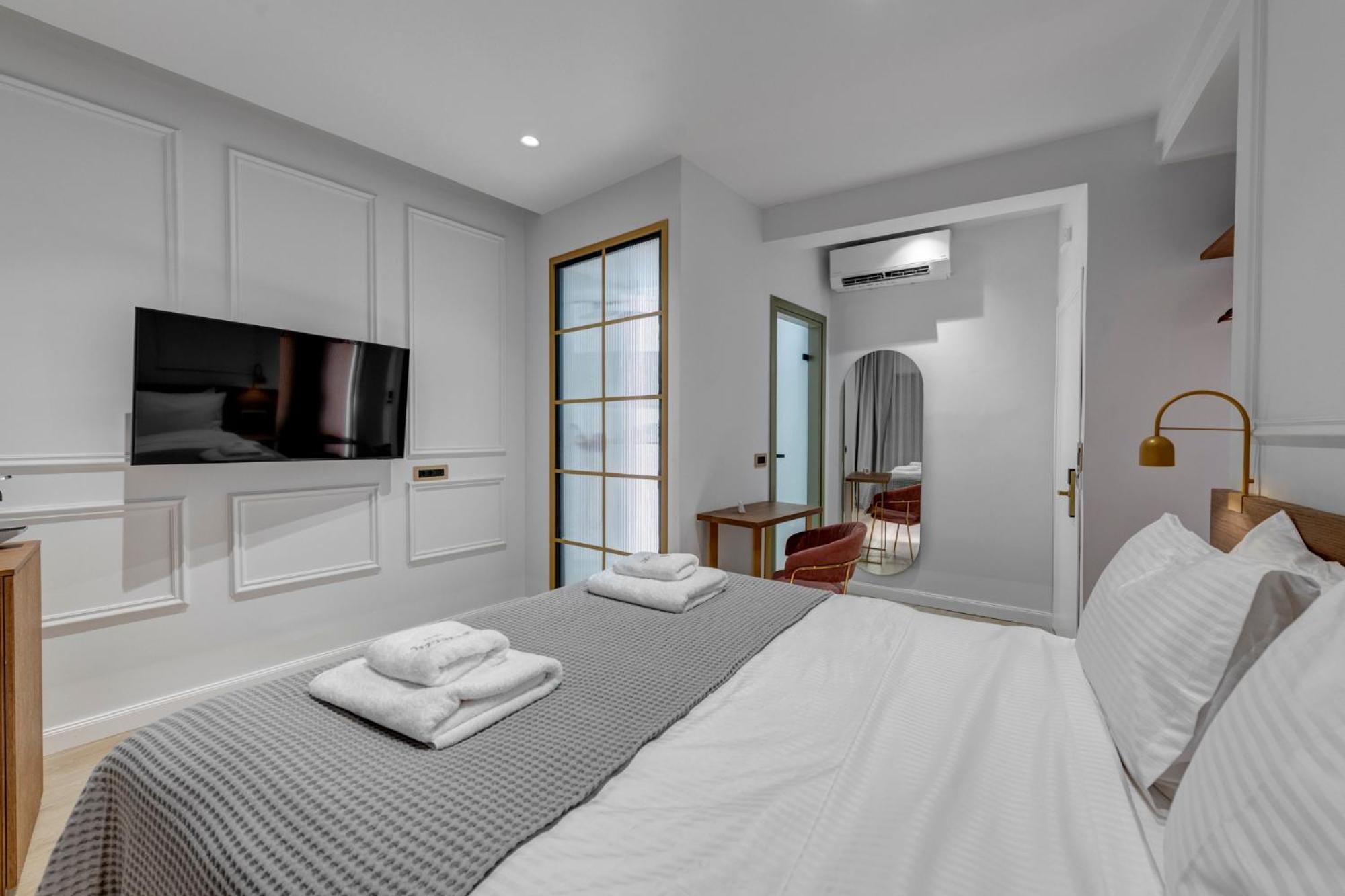 Eclectic Syros Bed & Breakfast Ермополи Екстериор снимка