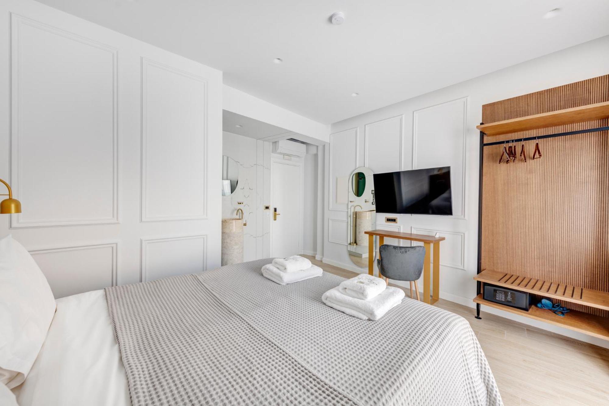 Eclectic Syros Bed & Breakfast Ермополи Екстериор снимка