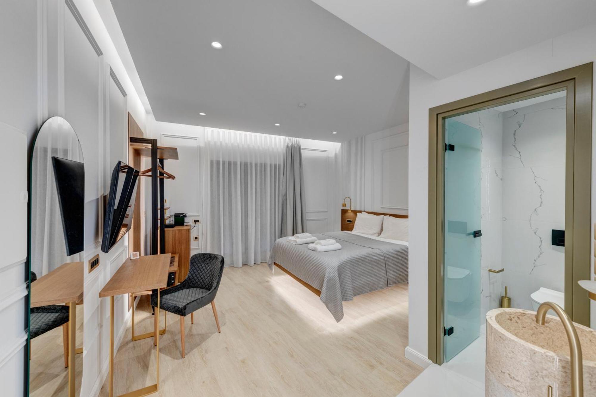 Eclectic Syros Bed & Breakfast Ермополи Екстериор снимка