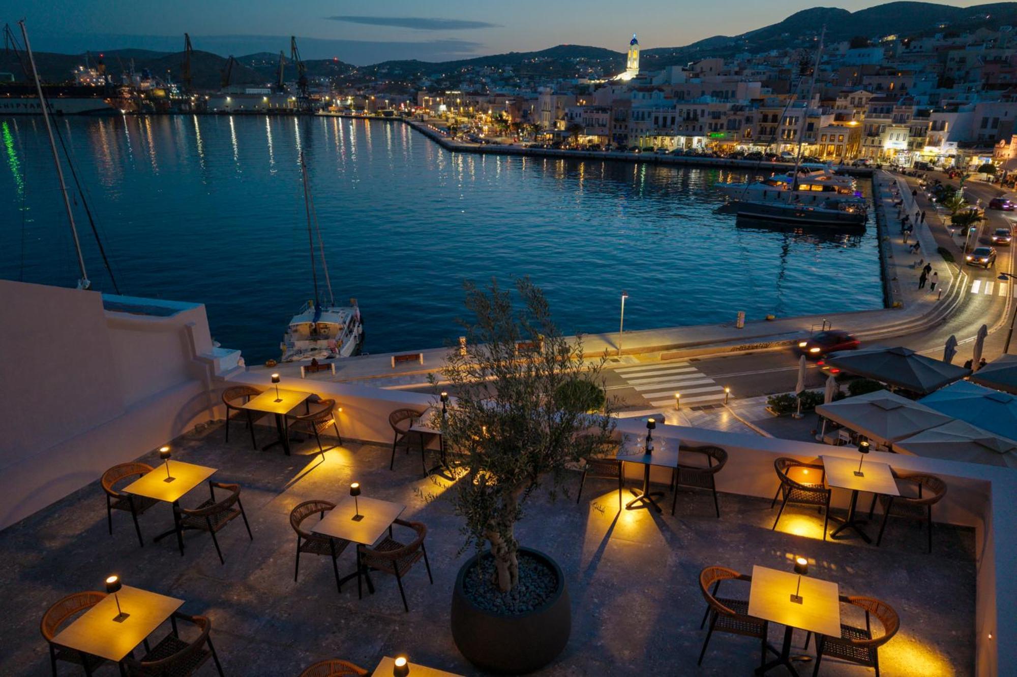 Eclectic Syros Bed & Breakfast Ермополи Екстериор снимка